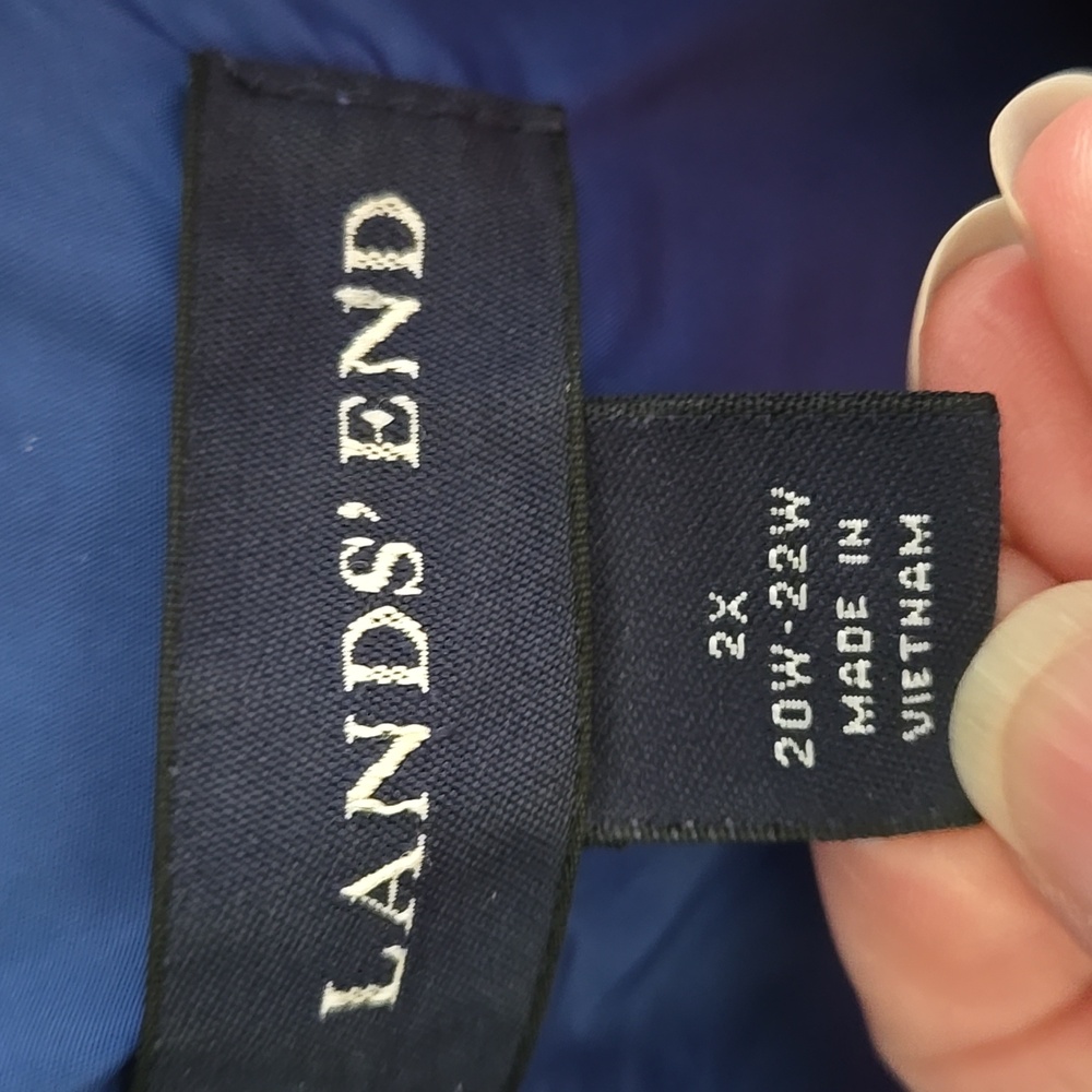 Lands End Women's Quilted Winter Coat Size 2x  Black with blue trim. Primaloft. - Picture 2 of 9